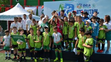 Beykoz’da Gençlik Festivali U11 Futbol Şenliğine Sahnelendi