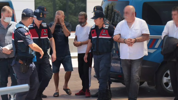 Antalya’da sahte MİT’çiler tutuklandı